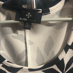 Ronni Nicole Monochrome Patterned Women's Top